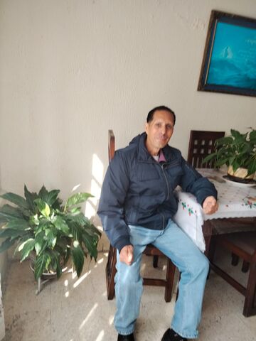 Miguel Luis pensando en frases celebres